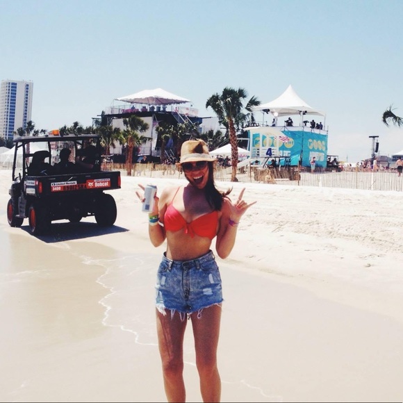 Vintage Levi’s 512 Distressed Denim Cutoff Shorts - Picture 5 of 6